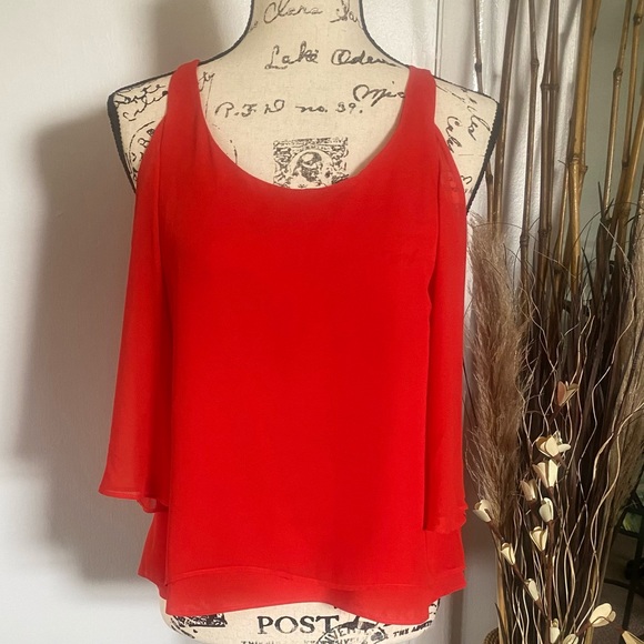 New York & Company Tops - NY&CO Sleeveless Blouse 𝙁𝙄𝙉𝘼𝙇 𝙎𝘼𝙇𝙀 𝙐𝙉𝙇𝙀𝙎𝙎 𝘽𝙐𝙉𝘿𝙇𝙀𝘿‼️